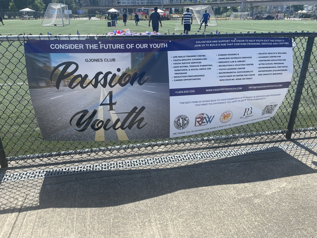 daleq2075's tweet photo. SPS Community1st Unit stopped by the Passion For Youth soccer tournament to show our support for inner city youth. Great event and looking forward to future projects together. #youthsports #community #C1unit #copwhocares https://t.co/PWkSY5bqGs