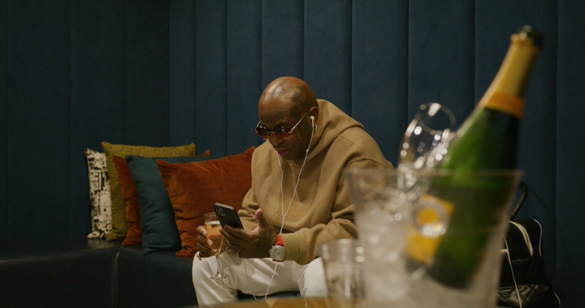BIRDMAN5STAR's tweet photo. Stunnaman⭐️🩸🦅💚🐍 https://t.co/2rdPl1bUx1