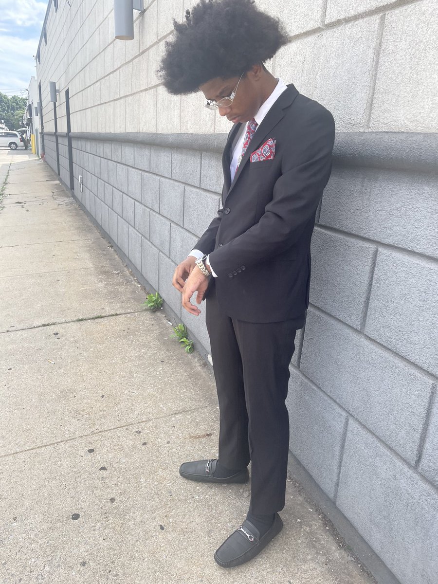 hogginforeva's tweet photo. eman media 6’ funeral edition #LLDP 💜 https://t.co/E3FHEV2PN5