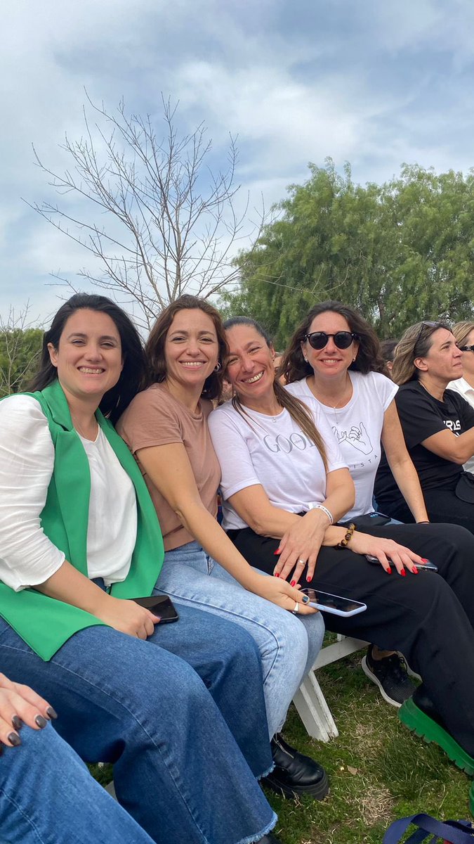 MAS MUJERES, MEJOR POLÍTICA 

Creo en una política que represente, en una política transformadora. Es por eso que participé del encuentro con las precandidatas de la Provincia de Buenos Aires, para compartir los proyectos y la visiones a futuro para construir el país que soñamos