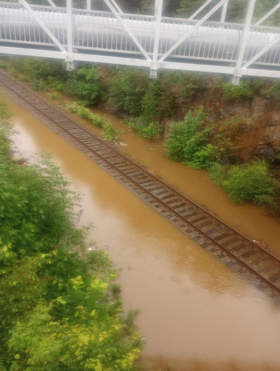 @MisterZero33 @HRMFireNews From the rail bridge on Quinpool about an hour ago