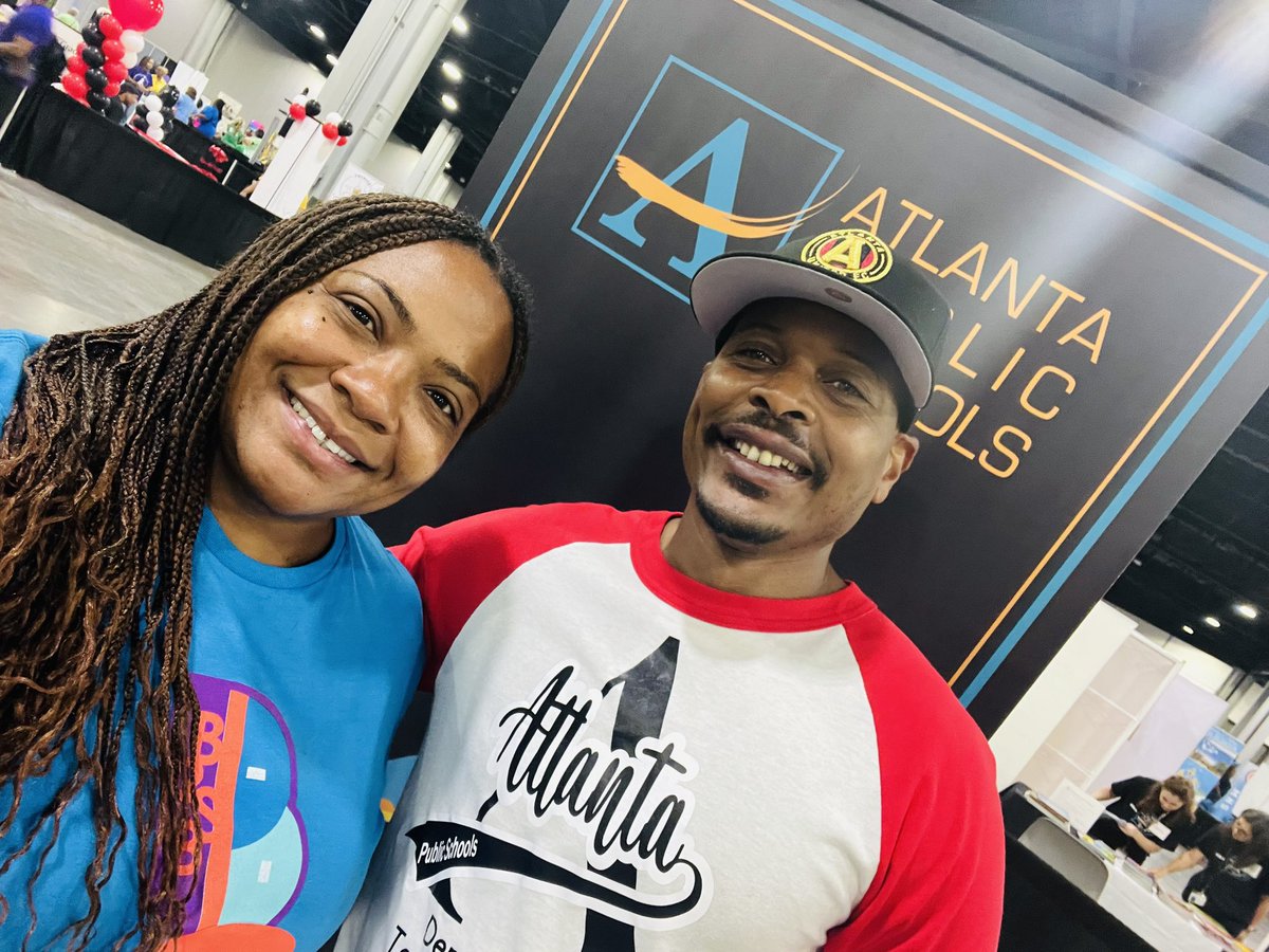 Myssjj's tweet photo. Awesome day to at the #APSBacktoSchoolBash!! Great to see so many students getting ready for #Day1. @apsupdate @APS_HPE @Selenaflorence @WeemsYolanda https://t.co/ffASUq9VJ6