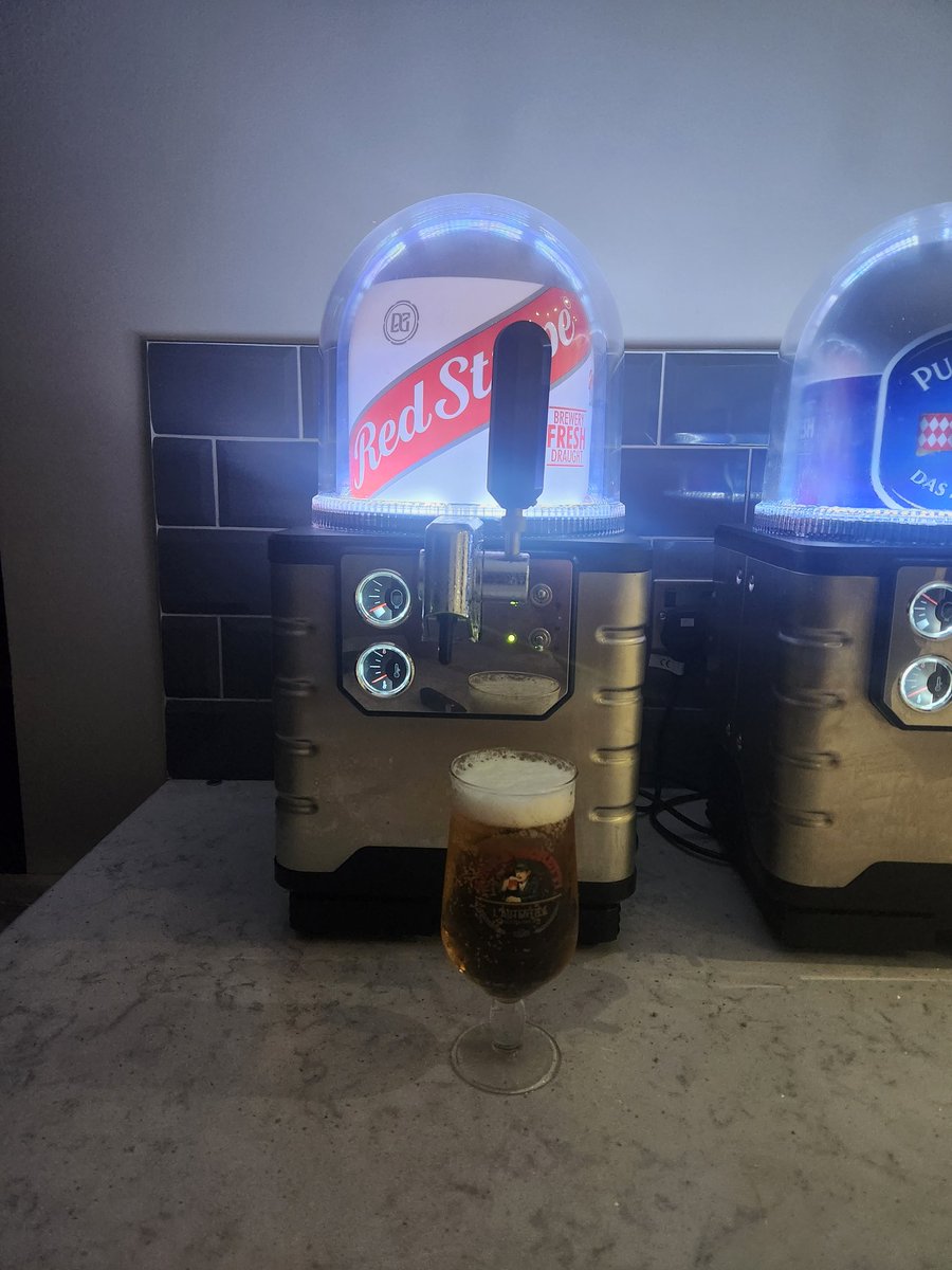kyekane's tweet photo. Been waiting for the red stripe #bestkegonblademachine 🔥👌🏼👌🏼 https://t.co/VwRnxr5UiF