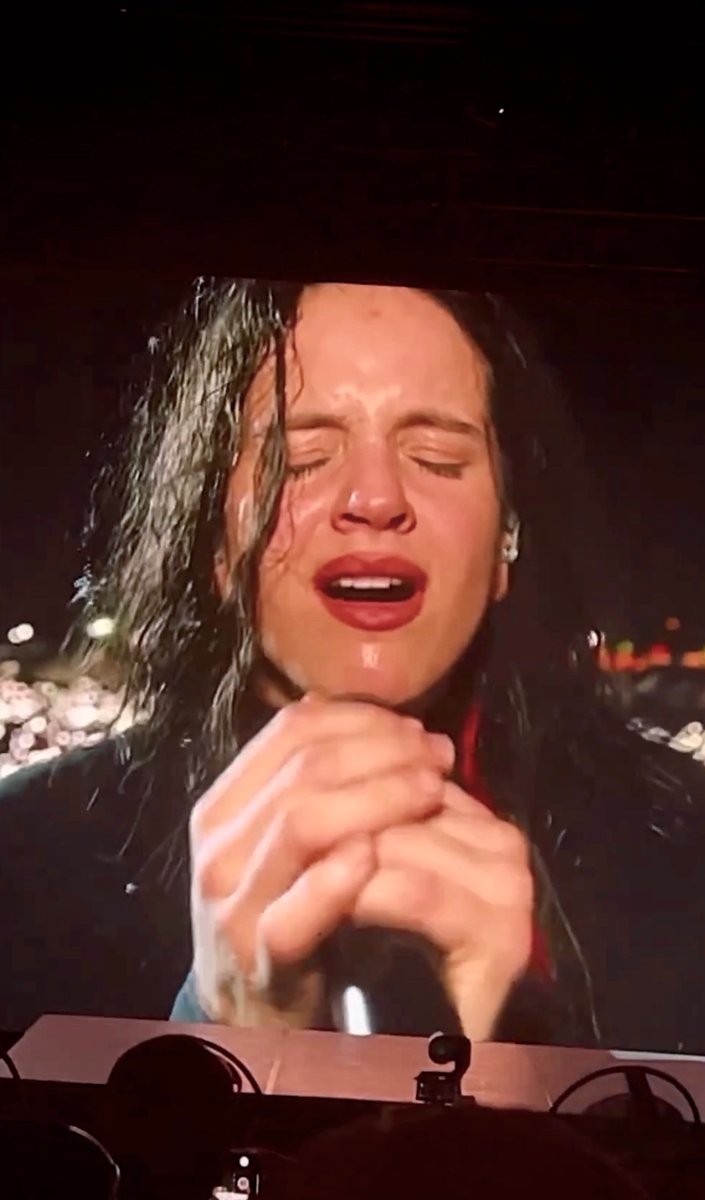 LUXT0UR's tweet image. El último show de la era MOTOMAMI de Rosalía ha finalizado ❤️‍🔥