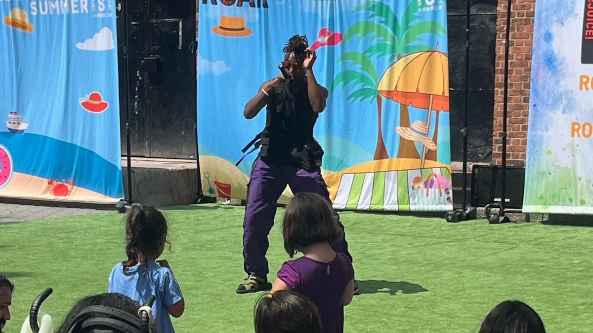 The Sara Roosevelt Park Community Coalition (@sararpcc) on Twitter photo Stanton Area: Ballroom Dance, CPR training, <a href="/conbodynyc/">CONBODY</a> workout, Ninja Ballet-Shoko Tamai,
DJ & Mandarin Rap- MC Tingbudong, Chinese Folk Dance, Senior Ballroom Dance, Info on future of Stanton Parkhouse.
Chinese Chess in <a href="/mkgarden_/">M’Finda Kalunga Garden</a> 
And many services/giveaways.
#ROAR Saturdays! Stanton Area: Ballroom Dance, CPR training, <a href="/conbodynyc/">CONBODY</a> workout, Ninja Ballet-Shoko Tamai,
DJ & Mandarin Rap- MC Tingbudong, Chinese Folk Dance, Senior Ballroom Dance, Info on future of Stanton Parkhouse.
Chinese Chess in <a href="/mkgarden_/">M’Finda Kalunga Garden</a> 
And many services/giveaways.
#ROAR Saturdays!