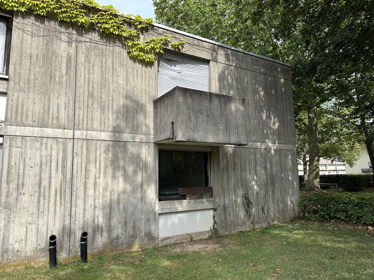Brut_Football's tweet photo. And the substantial Gemeindezentrum Heilig-Geist (Holy Ghost Community Centre) also in Offenburg today. This one by Rainer Disse. https://t.co/gI4fPpFXYz