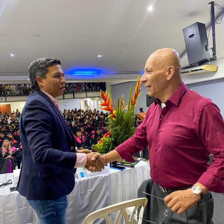 deninsonmendoza's tweet photo. La educación es el camino para cambiar nuestra ciudad.

¡Vamos con toda, Cali! https://t.co/XN13ZfuUad