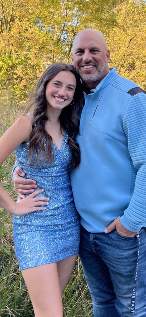 Happy birthday to the sunshine of my life. Always happy always fun to be around always singing and dancing. Always making me smile.  So happy to call you my daughter, and so proud of the young woman you have become.  Love you baby! Happy 15th birthday! @julia.knapp_