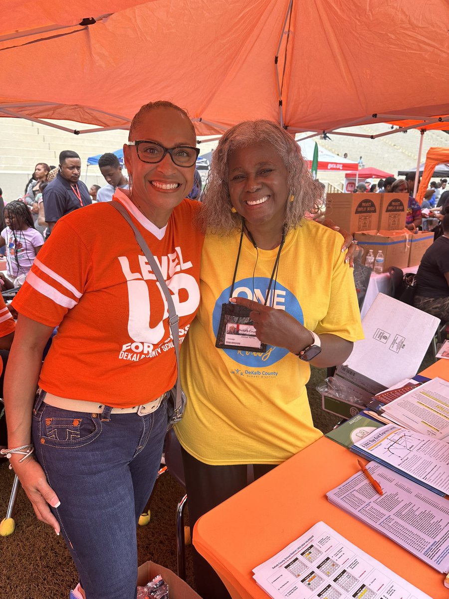 BillingsleyKia's tweet photo. Great day in DeKalb! Hundreds of families received free school supplies today! So glad to see the community supporting DCSD!
#IloveDCSD🧡💙
#DCSDlevelup⬆️ https://t.co/BYm7bupUtG