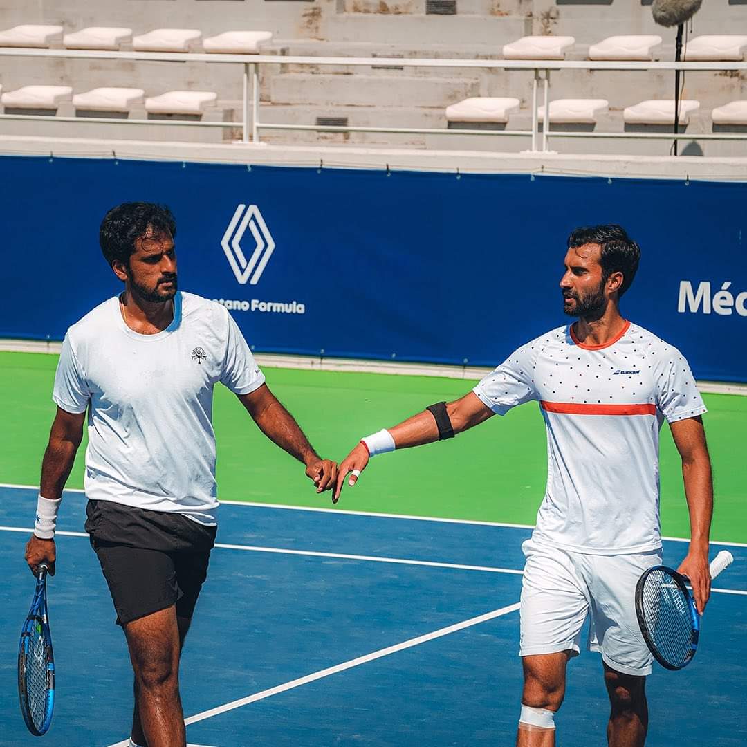 India_AllSports's tweet image. News Flash: 
Yuki Bhambri &amp;amp; Saketh Myneni go down fighting in Semis of Hall of Fame Open (ATP 250). 
➡️ The Indian duo lost to top seeds  Withdraw &amp;amp; Lammons 7-6, 6-7, 9-11. 
➡️ The US pair had reached Wimbledon QF last week. 
#InfosysHallofFameOpen