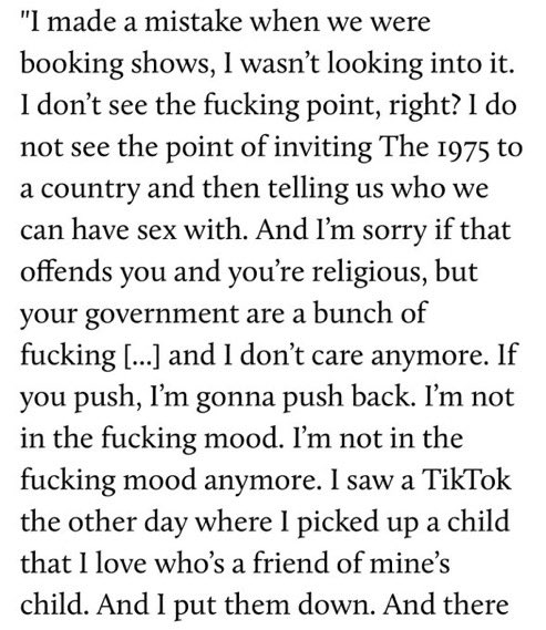 The 1975 tweet media