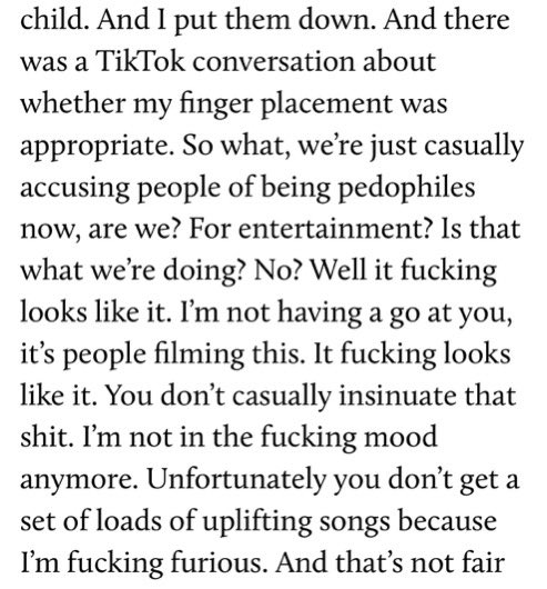 The 1975 tweet media