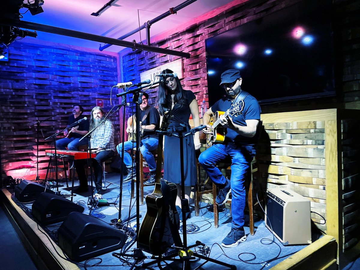 Have guitar, will play!  Enjoyed performing with our talented songwriter friends at City Winery in Nashville.  

#thebrehms #citywinerynashville #guitarist #songwriter