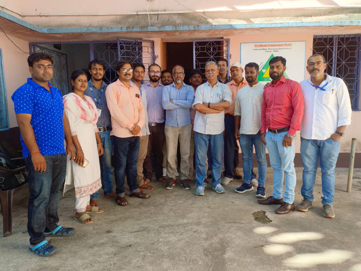 ASAIndia_1996's tweet photo. Ashis Mondal Director, ASA visited Bachwara and Mansoorchak FPOs of Begusarai Bihar. He met the BODs, reviewed operations and aided in strengthening their plans for upcoming seasons. He also met progressive farmers and gave valuable inputs to improve their yields.
#FPOsForFuture https://t.co/qIGhcrclKm