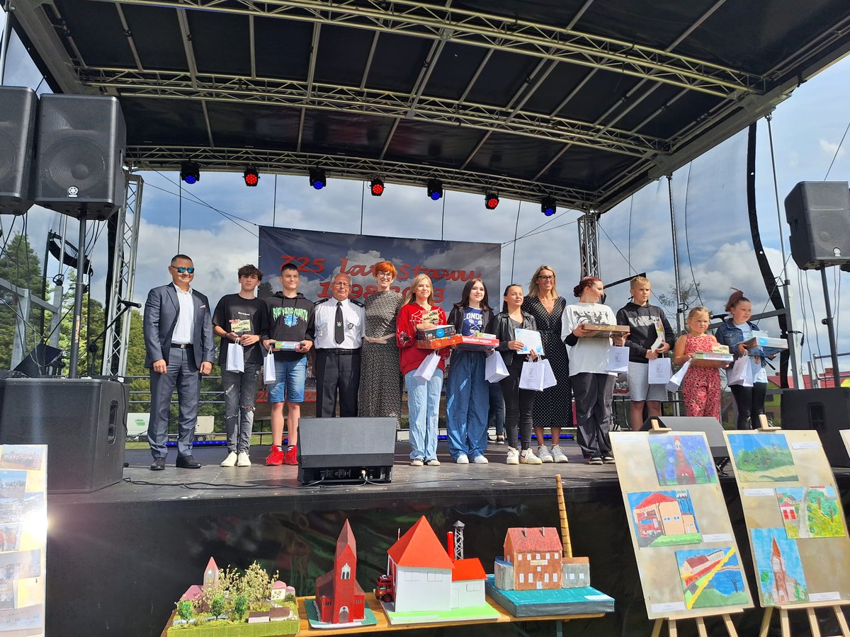 E_Rafalska's tweet image. Dzisiaj urodziny 7️⃣2️⃣5️⃣ #Staw w gm. #Lubiszyn.🎊🎂
Mnóstwo mieszkańców i atrakcji, zabawa do nocy. Gm. Lubiszyn, sołtysowi Stawu Waldemar Prętki, OSP Staw, KGW w Stawie Kobiety Stawu podziękowania i wyrazy uznania. Bardzo zintegrowane społecznie sołectwo.👍
Kolejnych lat rozwoju.