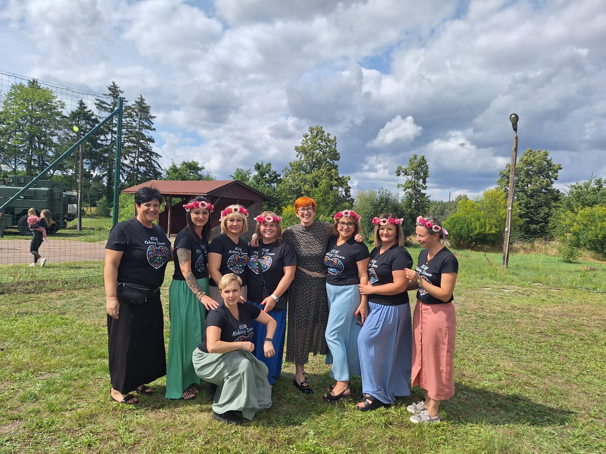 E_Rafalska's tweet image. Dzisiaj urodziny 7️⃣2️⃣5️⃣ #Staw w gm. #Lubiszyn.🎊🎂
Mnóstwo mieszkańców i atrakcji, zabawa do nocy. Gm. Lubiszyn, sołtysowi Stawu Waldemar Prętki, OSP Staw, KGW w Stawie Kobiety Stawu podziękowania i wyrazy uznania. Bardzo zintegrowane społecznie sołectwo.👍
Kolejnych lat rozwoju.