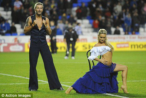 sina144's tweet photo. @RobbieSavage8 Let’s hope we don’t see him doing this 🤣🤣🤣 https://t.co/D3mOhIu1Az