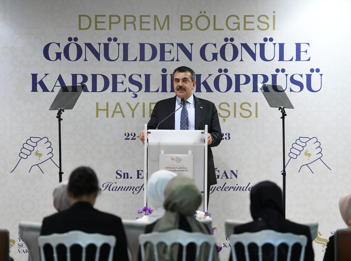 Millî Eğitim Bakanlığı (@tcmeb) on Twitter photo Depremzedeler Yararına Düzenlenen "Gönülden Gönüle Kardeşlik Köprüsü Hayır Çarşısı", <a href="/EmineErdogan/">Emine Erdoğan</a> ve Millî Eğitim Bakanı <a href="/Yusuf__Tekin/">Yusuf Tekin</a>’in Katıldığı Programla Açıldı
📍İstanbul
👉meb.ai/UpBYjgi Depremzedeler Yararına Düzenlenen "Gönülden Gönüle Kardeşlik Köprüsü Hayır Çarşısı", <a href="/EmineErdogan/">Emine Erdoğan</a> ve Millî Eğitim Bakanı <a href="/Yusuf__Tekin/">Yusuf Tekin</a>’in Katıldığı Programla Açıldı
📍İstanbul
👉meb.ai/UpBYjgi