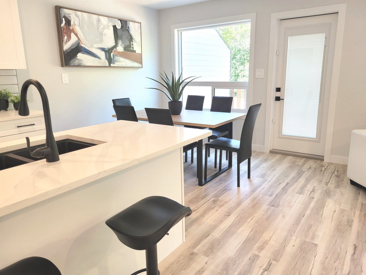 AbbeyPlatinum's tweet photo. Our new show home is now open in Sylvan Lake! This stunning duplex is within walking distance of year-round amenities. ⛱️🌿

Check out 53 Cameron Close this weekend from 1-5pm!

Also open:
61 Thorkman Ave, Red Deer
4191 Ryders Ridge Blvd, Sylvan Lake
5925 Panorama Dr, Blackfalds https://t.co/ZyettTi5jD