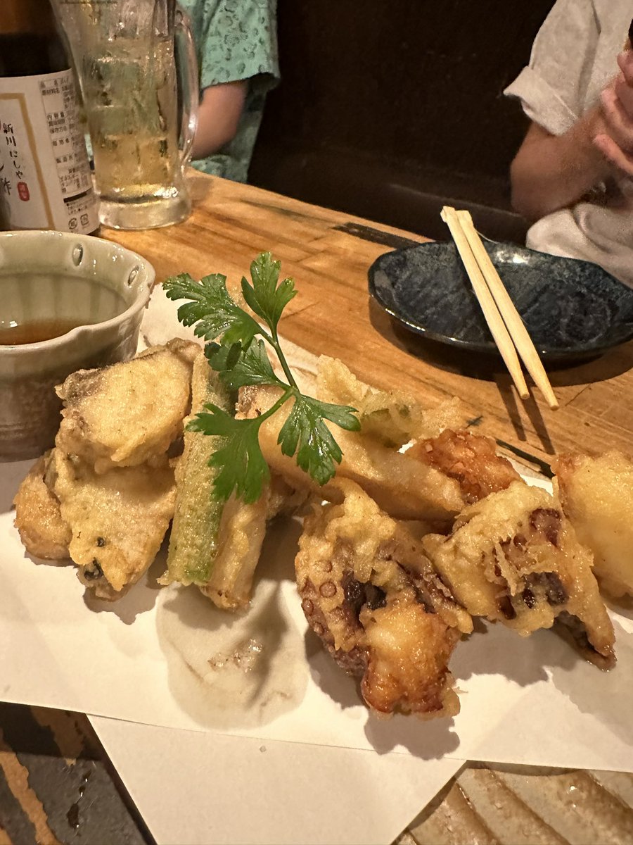 godere_goron's tweet photo. ・厚揚げ
・サーモンカマ焼き
・タコと鰆の天ぷら
・お造り盛り合わせ
・酒3杯

食べて4,500円。
神コスパ味も最高。
大阪最高。帰りたくない。 https://t.co/Y6DK4Z7FO7