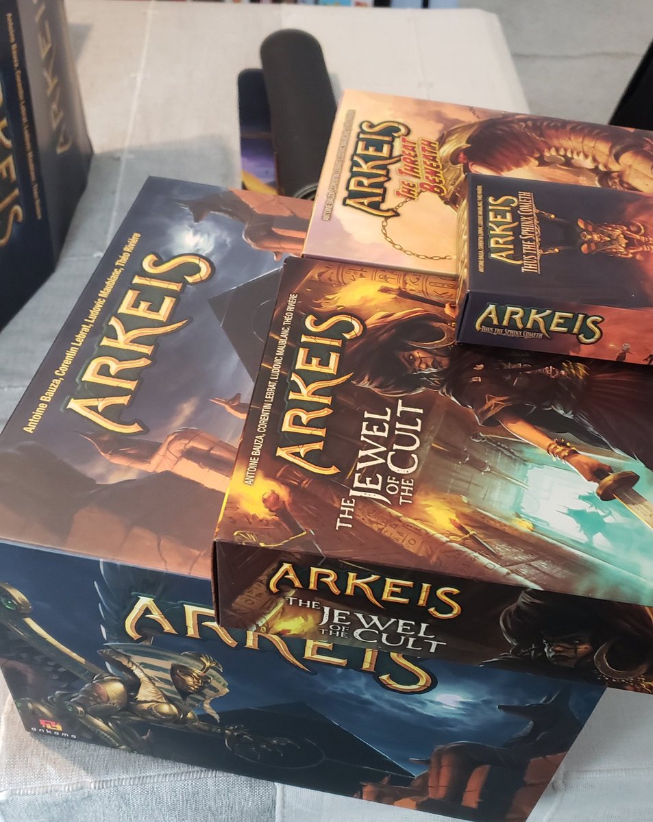 Look at what dropped at the doorstep for me and <a href="/Anahressa/">Ɱօէհҽɾ օƒ ƓօβӀìղʂ</a> today!! Sweet mother of holy whatthe... IT EXISTS!  <a href="/AnkamaGames/">Ankama</a> #boardgame <a href="/meepsociety/">TheMeepleSociety</a>