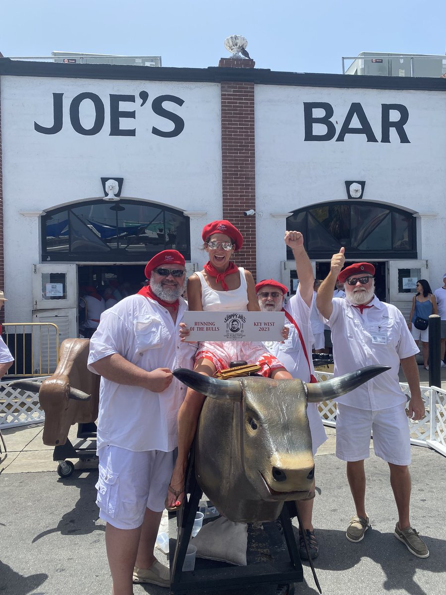 thelauradibella's tweet photo. Favorite weekend of the year in #KeyWest!
Ole, ole, ole, ole…ole, ole!!
🇪🇸😍
@SloppyJoesBarKW
#hemingwaydays #floridakeys #LoveFL https://t.co/KPSkjoW3sP