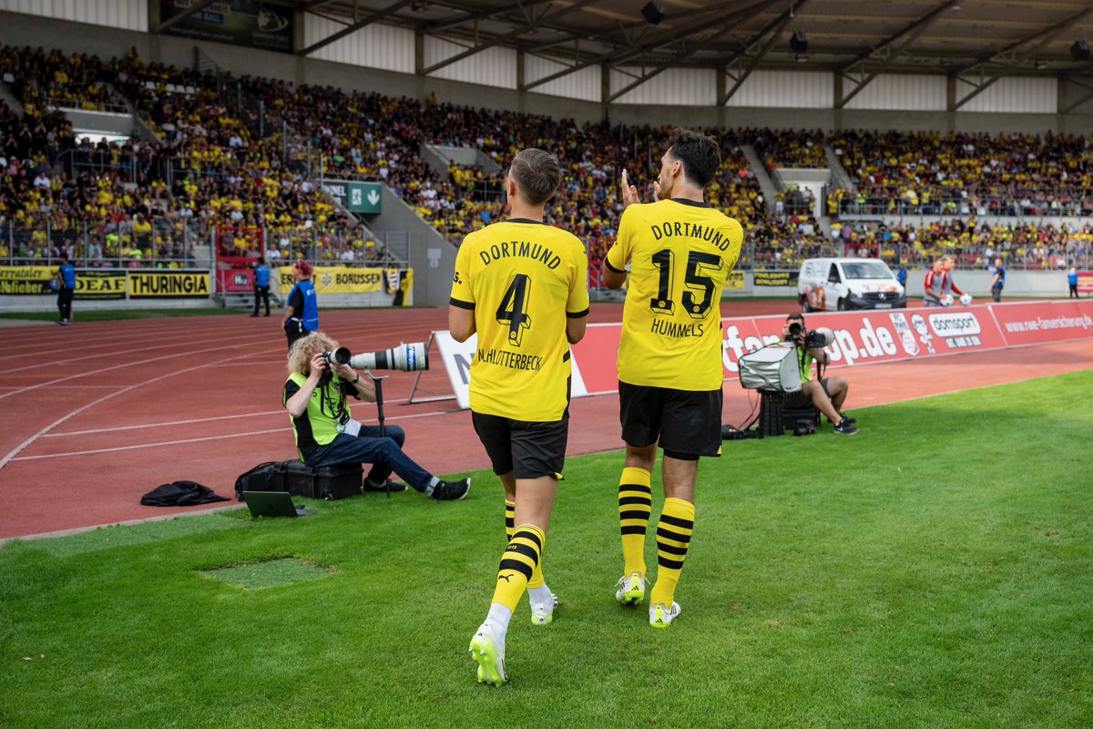 BVB's tweet photo. 👏 Tolle Unterstützung in Erfurt! 👏 https://t.co/As6VjkTb96