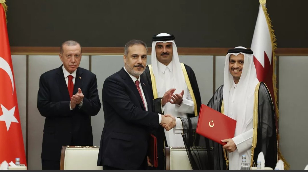 KaranliginKizi7's tweet image. NE DEMİŞTİK !?
HİÇ BİR YERDEN #PARA BULAMAYACAKLAR !? 
YAPILANLARIN 
SÖYLENENLERİN 
HEPSİ SADECE 
#ALGI #ALGI #ALGI !? 

#KÖRFEZDEN 
İSTENEN #ÇIKMADI