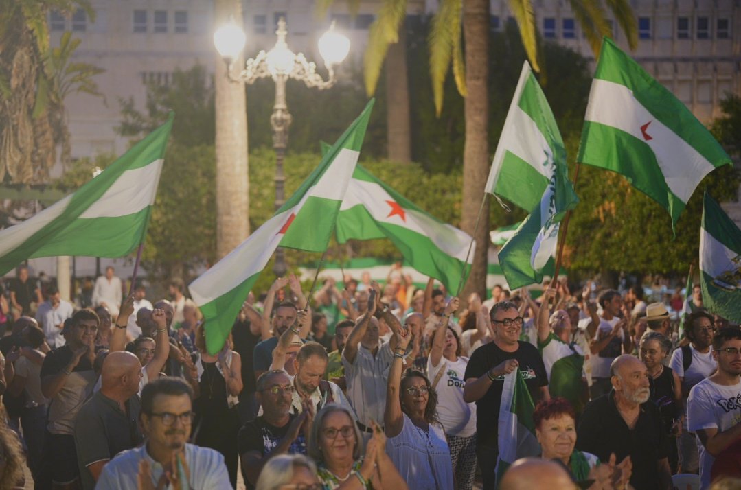 Dale MG a este tuit si a ti también te gustaría despertarte mañana siendo de cádiz y poder votar a  Adelante Andalucía ❤️‍🩹❤️‍🩹