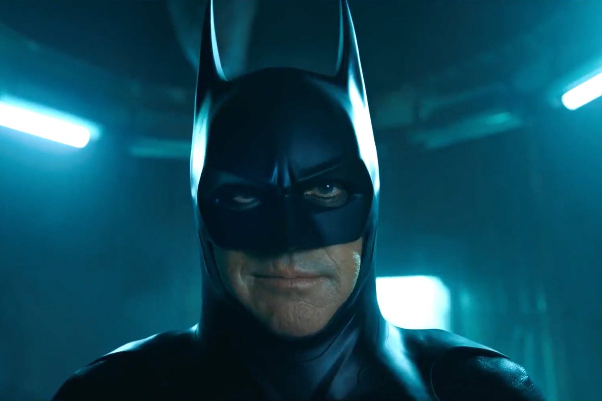 Andy Muschietti says Michael Keaton’s Batman retired after killing “a criminal in front of their child.”

“Which is an exact mirroring situation of what happened to him when his parents were killed in front of him.”

(via: thedirect.com/article/the-fl…)