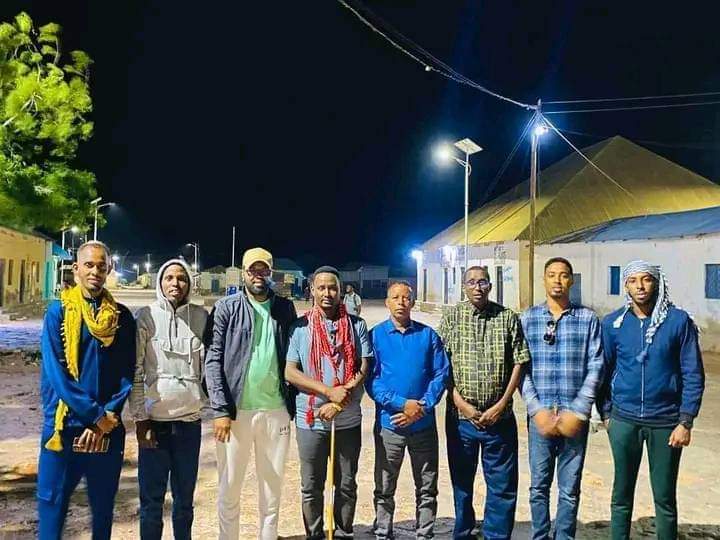 Sooyaal21's tweet photo. Degmada Xarardheere gobolka Mudug ayaa dowladdu ka hirgalisay Layrarka Cadceedda ku shaqeeya. https://t.co/AFd43P0vDa