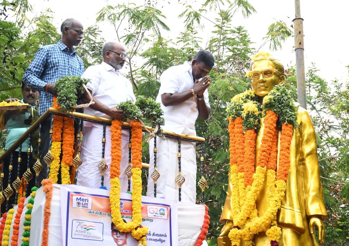 AKSaiJSaravanan's tweet photo. கவிஞர் வாணிதாசன் அவர்களின் பிறந்தநாளை முன்னிட்டு பாரதி பூங்காவில் அமைந்துள்ள அன்னாரது திருவுருவச்சிலைக்கு மாண்புமிகு சட்டப்பேரவைத் தலைவர் திரு.R.செல்வம் மற்றும் பொதுப்பணித்துறை அமைச்சர் திரு. K
லட்சுமி நாராயணன் அவர்களுடன் மாலை அணிவித்து மரியாதை செலுத்திய தருணம்.@BJP4Puducherry https://t.co/5mlJef8mjC