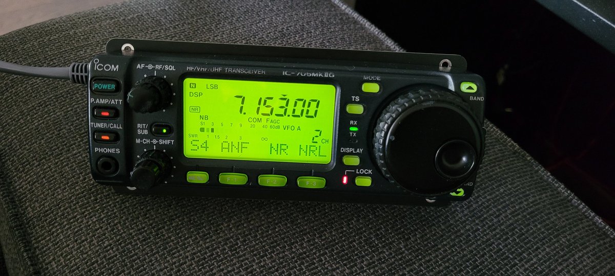 f1ubl's tweet image. Voilà un système de DM5AL qui remplace le kit hors de prix d'ICOM pour séparer l'IC-706 en deux (47€).
Premiers essais concluants...👍

#icom #ic706
dm5al.de/shop/