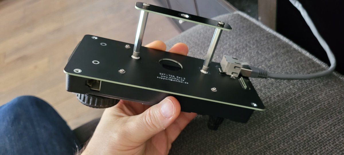 f1ubl's tweet image. Voilà un système de DM5AL qui remplace le kit hors de prix d'ICOM pour séparer l'IC-706 en deux (47€).
Premiers essais concluants...👍

#icom #ic706
dm5al.de/shop/