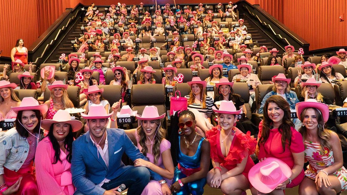 Hemish1977's tweet photo. CAPTION CONTEST!

"I don't know what the hell, I was goin to see a superhero movie when they dragged me in this place with all these people wearing pink! They told me I was the center of attention". https://t.co/byUdIO4f68