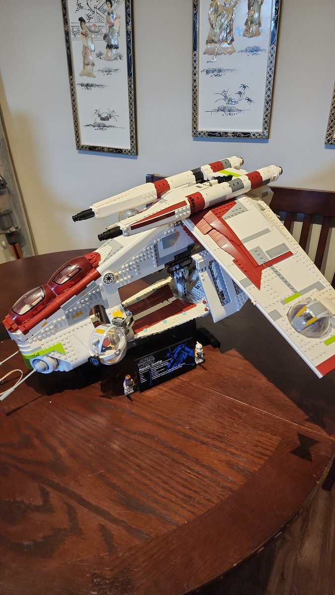 arealcouch's tweet photo. @LEGO_Group Just finished this bad boy, I NEED ANOTHER! #LEGO #legostarwars #StarWars #ForTheRepublic https://t.co/uvZBfDvWyO