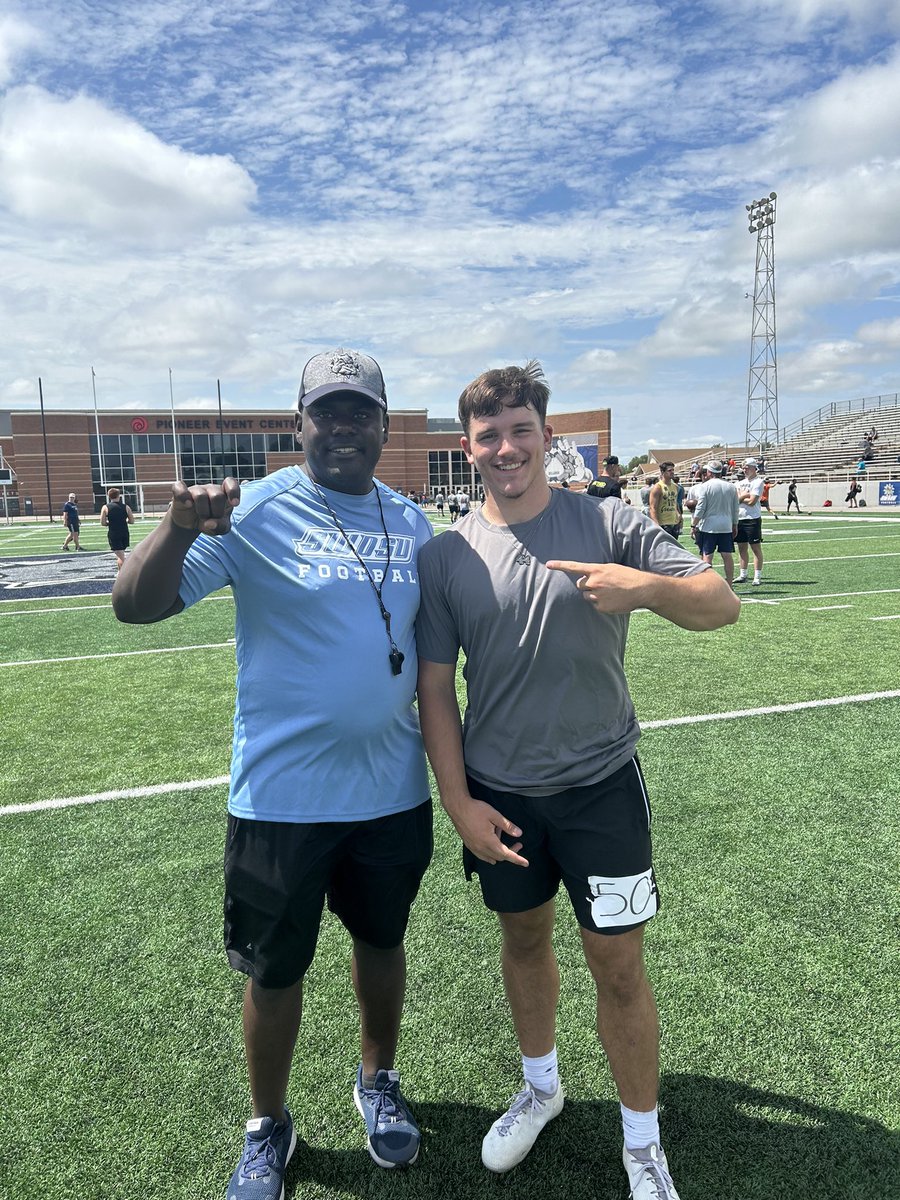 bryanly43647271's tweet photo. Had a great time yesterday and very thankful to be able to get out and work with @CoachMcCoyJr 

@coachBrian_Egan https://t.co/ZREMoOzlxE