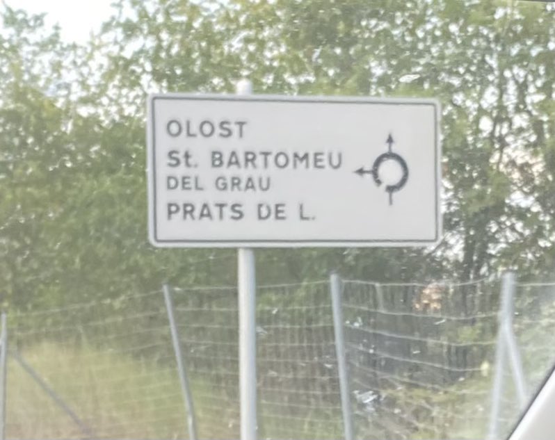 joanavilarb's tweet photo. potser aviat seran Oloste, San Bartolomé del Grado i Prados de Merluzano si demà no vas a votar vinga que no costa res i ens hi juguem molt!!!! https://t.co/iXl72LOPiM