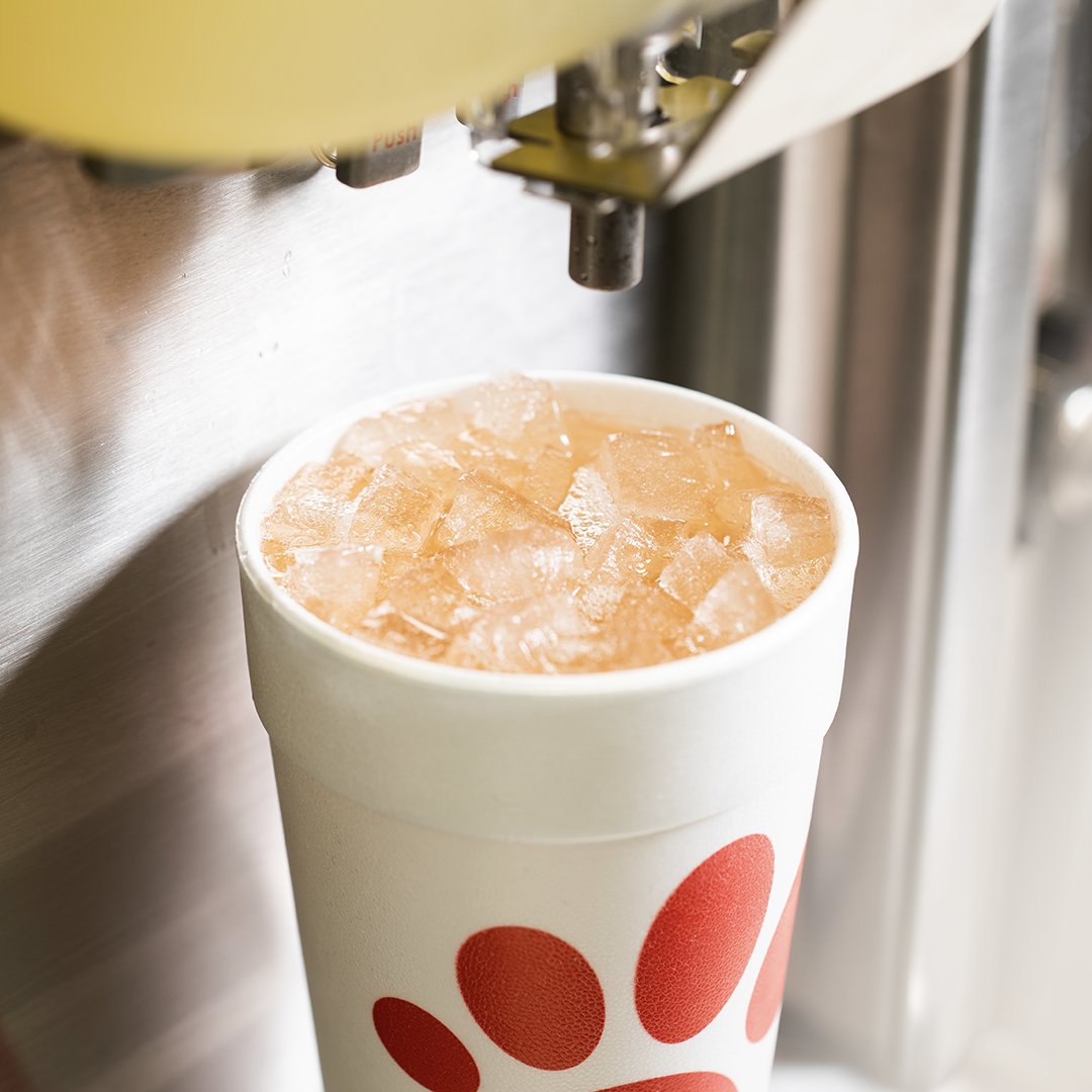 my_cfa's tweet photo. A Lemonade + Sweet Tea blend for the weekend. 🥤⛱ Come by for a Sunjoy and keep those  smiles going. https://t.co/08tezeogPb