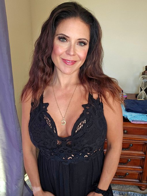 Innocent goodmom obviously.  Come inside.  You can trust me, right?  I'm a mom.  I'll make you snacks