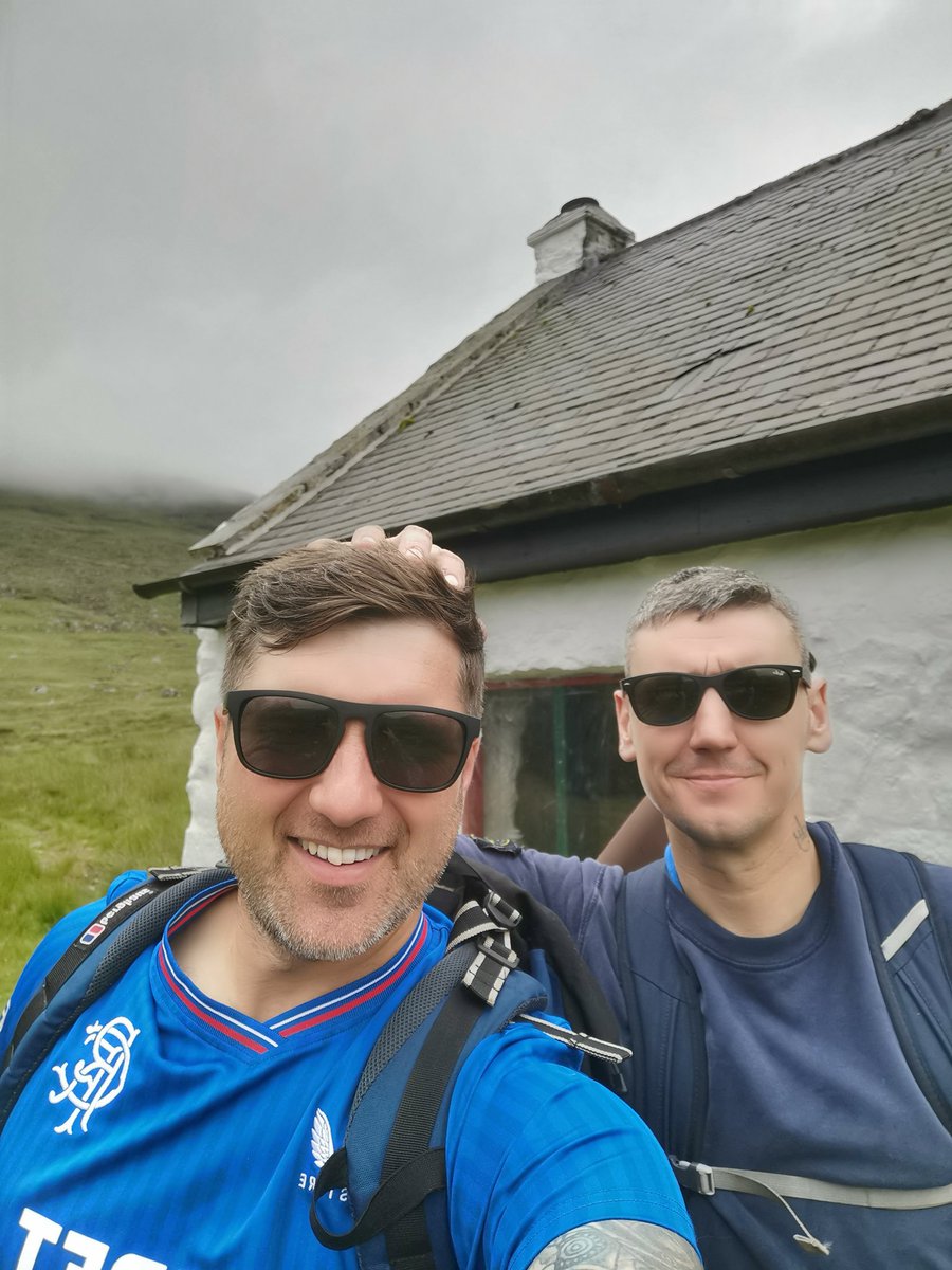 Billyr1981's tweet photo. Couple of old men up the bothy #singlebed @JohnEwi24116165 https://t.co/iD2okwr5Fx
