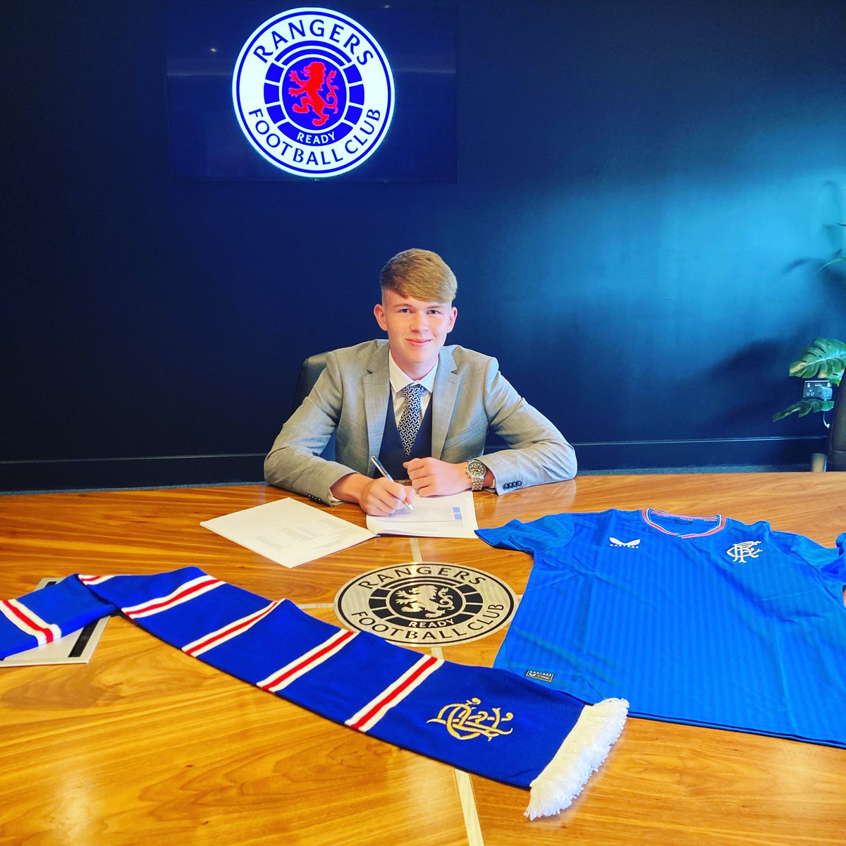 burnside_elaine's tweet photo. Super Proud of this one !! Finally Can officially announce 📣 @callum_burnside has signed a 3 year professional deal with Rangers FC 💙#superproudofyou❤️ @gavinburnside10 @emma.burnside1 https://t.co/MAA8JPvf9i