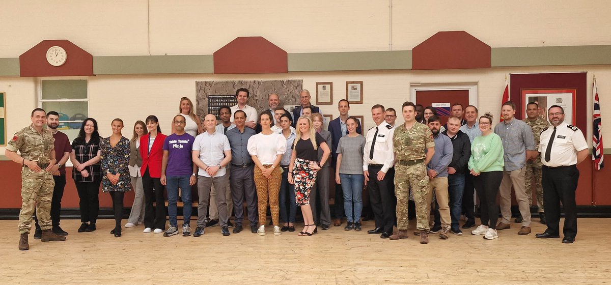 MPSSpecials's tweet photo. A great day’s training for @MPSSpecials officers from #SNBCU &amp; #SWBCU on drugs identification, investigations and leadership delivered by members of #RoyalMilitaryPolice based at Tulse Hill. #OpAugustus a great example of Joint working, skills and knowledge sharing. https://t.co/AwrTlf6PJF