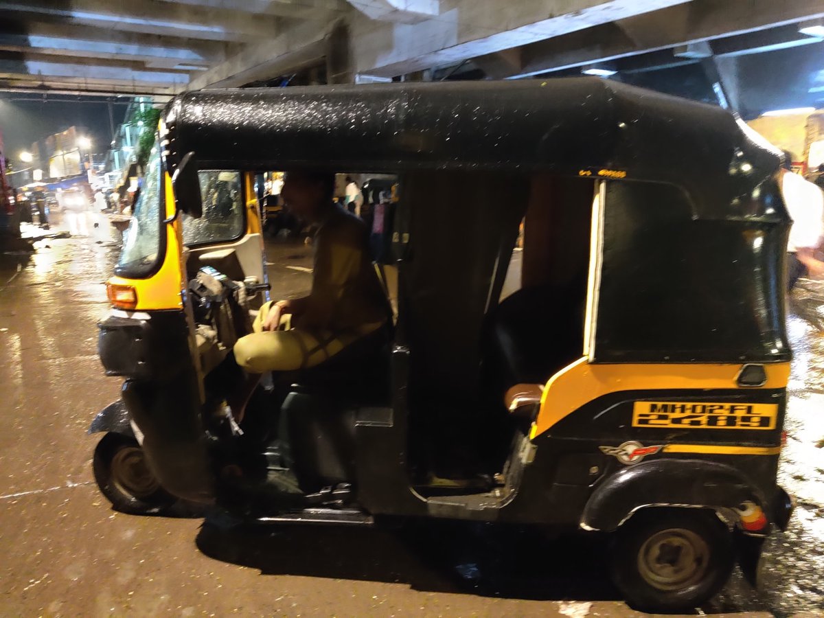 Laxmanshiro's tweet photo. This rickshaws from ghatkopar station West denied passanger to drop their location. @CMOMaharashtra @MTPHereToHelp @CPMumbaiPolice https://t.co/4obP5RN1LY