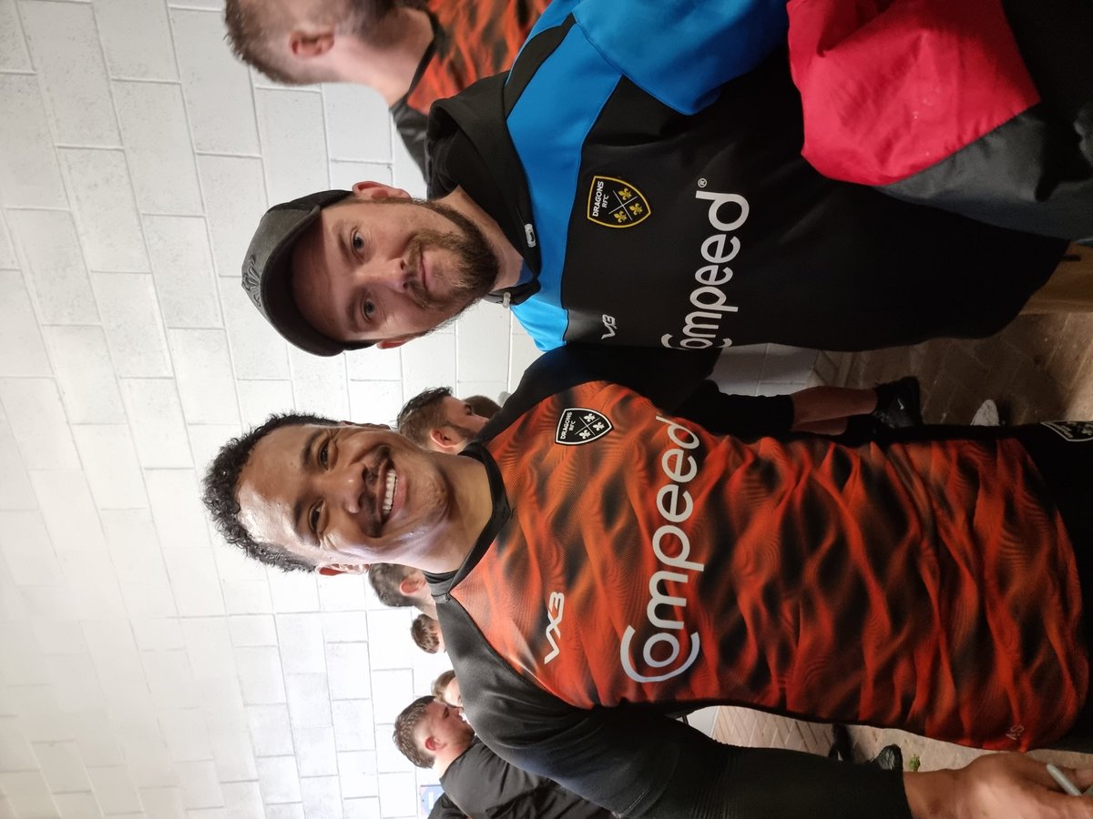 @max_clark95 @akiseiuli @daiflan10 @dane_blacker9 thanks for the photos this morning @dragonsrugby open training session #wearegwentrugby #dragonsfamily 💪🏉🐉📸