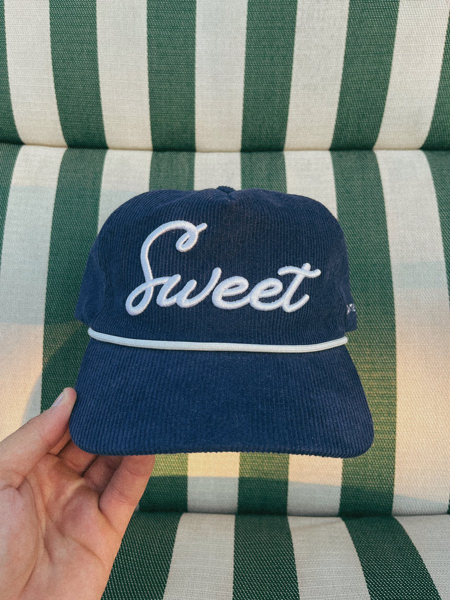 ‘NO.04’ corduroy rope hats.