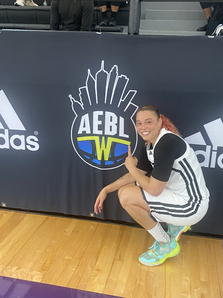 First time playing in the AEBL and ya girl was player of the game!💪🏽🤌🏽🔥🏀 thank you <a href="/ms/">Matt Shampine 차민근</a>.anchorsports16 and #aebl for welcoming me to your team #ladyAvengers and the AEBL. Super fun! I had a blast!! #aebl #ladyavengers #atlanta #peachstate #outhereballin