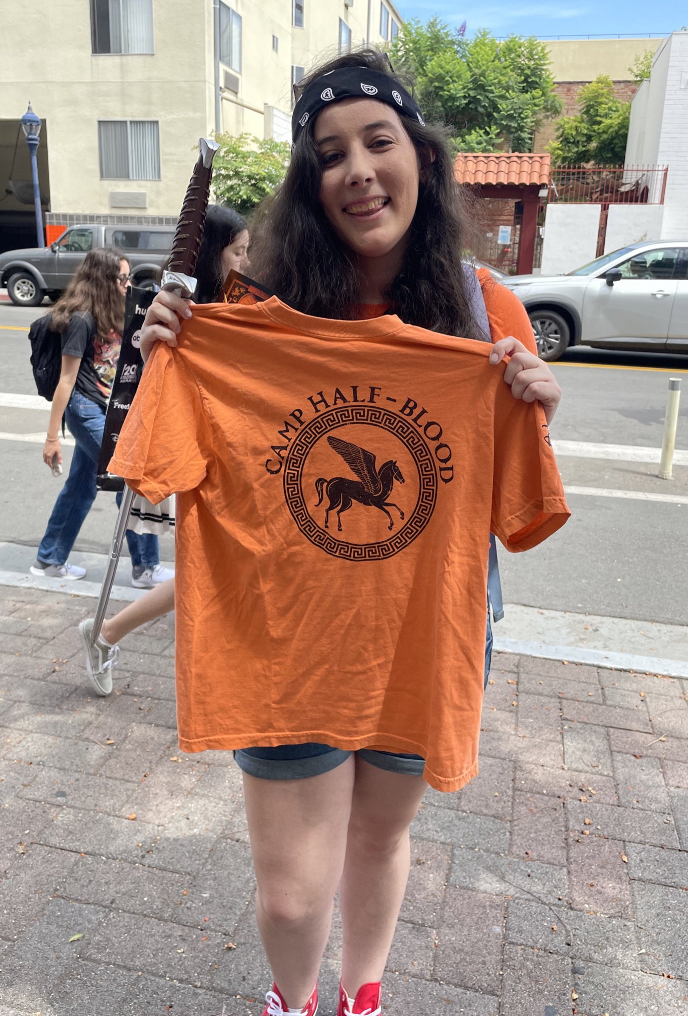 Percy Jackson Ψ on X: A CAMISETA OFICIAL DO ACAMPAMENTO MEIO-SANGUE 😭💙  #PercyJacksonD23 #D23Expo  / X