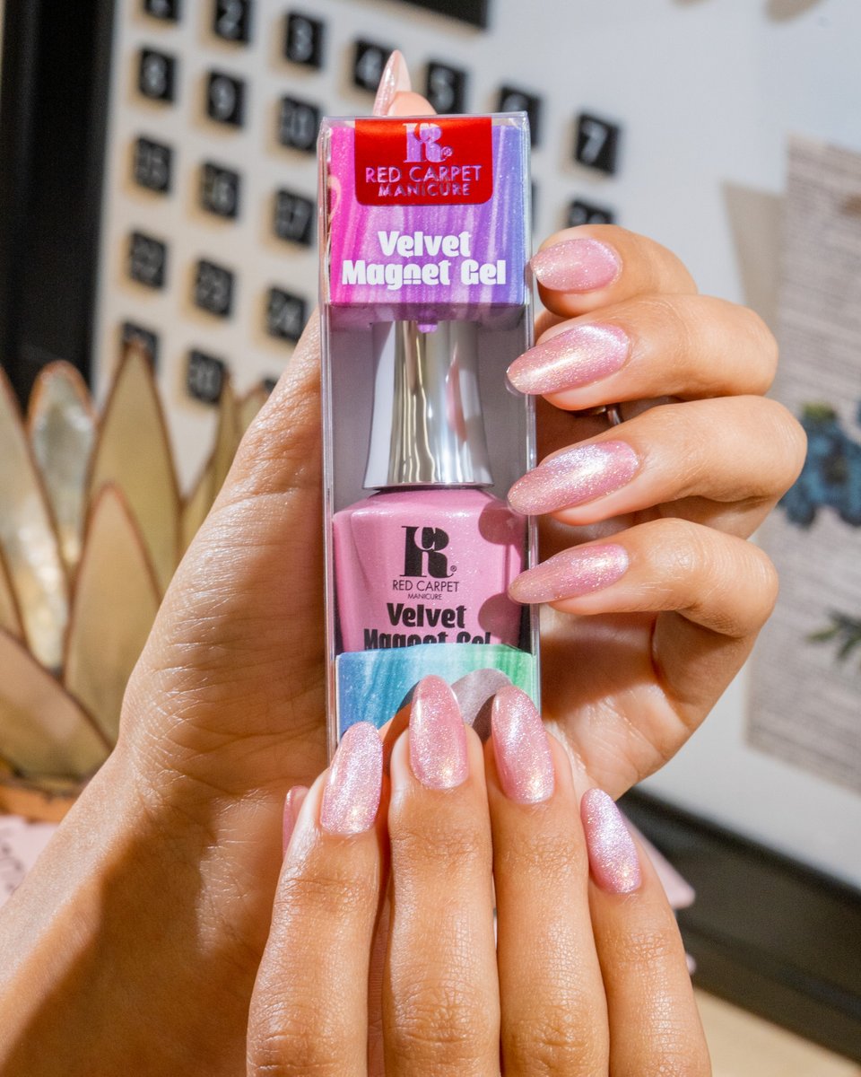 Isn't this simply the most magnetic shade you've ever seen?! 🎀

Shade: Simply Magnetic

Velvet Magnet Gels are now available at <a href="/ultabeauty/">Ulta Beauty</a>