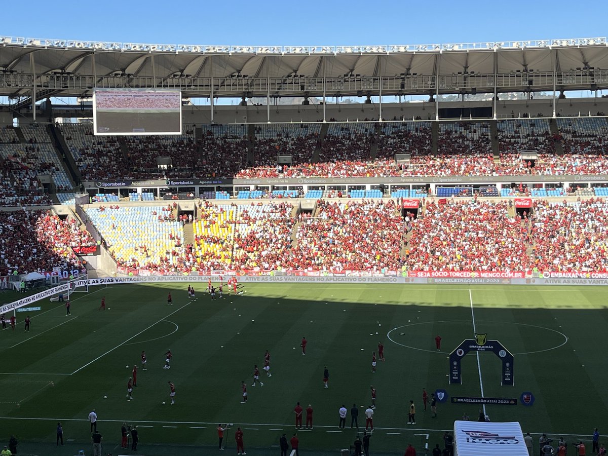 Jogadores do Fla no aquecimento. #trmaraca